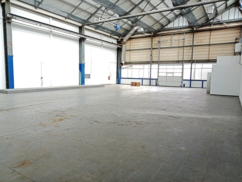 Atelier 474 m2 au rez - Quai de chargement - Proche autoroute (2)