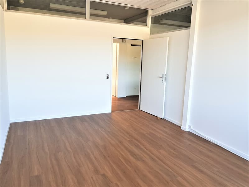 Surface de bureau de 19 m2 - bail flexible - très bien desservi (3)