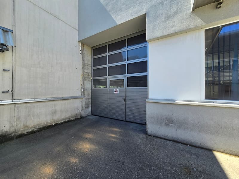 Halle industrielle/logistique de 1066m2² à louer - Rez-de-chaussée - accès direct - Boudry (5)