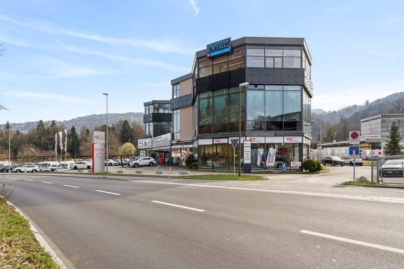 Verkaufsfläche/Showroom zum Vermieten! (9)