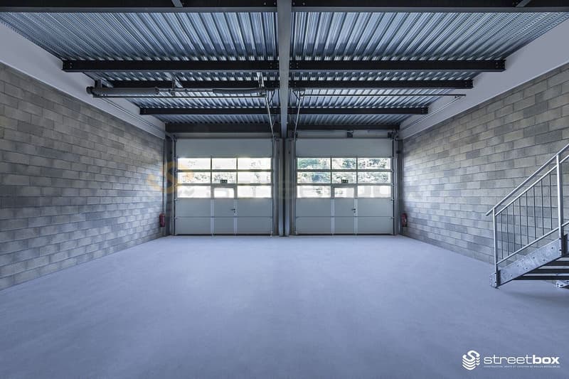 Streetbox double de 230m2 très bien situé ! Box n33 et 34 (2)