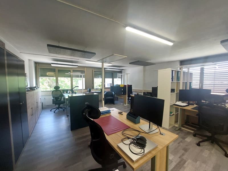 Bureau de 75 m2 au 1er avec ascenseur - Proche autoroute et bus (5)