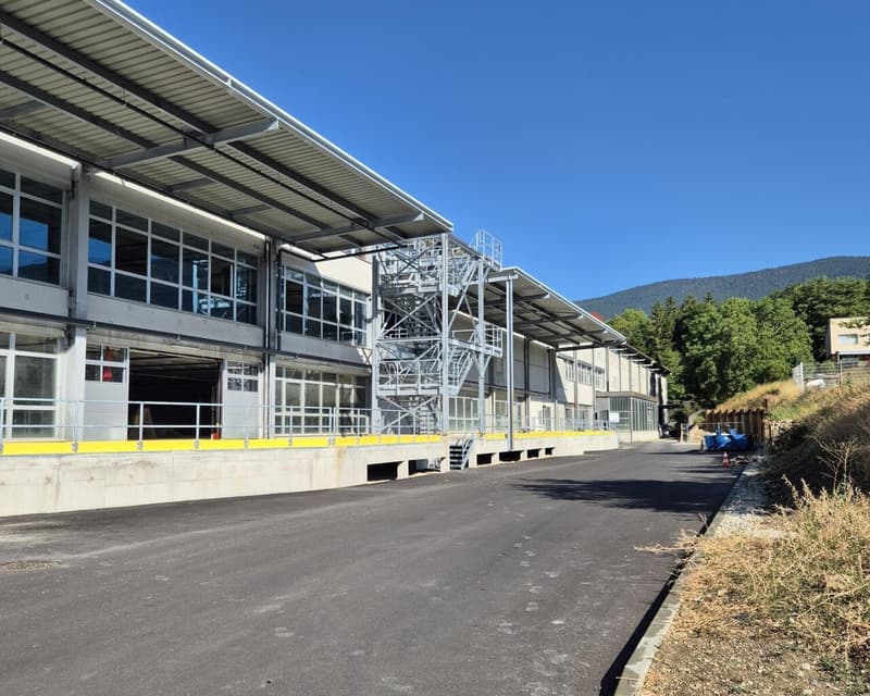 Dépôt de 1000 m² à louer - Onnens (4)