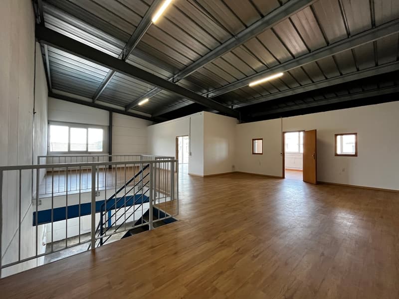 Atelier de 285m2 à louer - Forel - Localisation centrale (4)