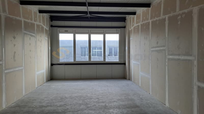Atelier de 50 m2 au premier étage - Box numéro 146 (4)