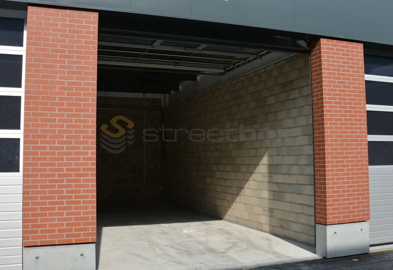 Streetbox de 60m2 au rez très bien situé ! Box n35 (2)