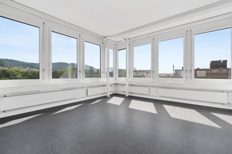 Kompaktes Büro für smarte Lösungen (3)