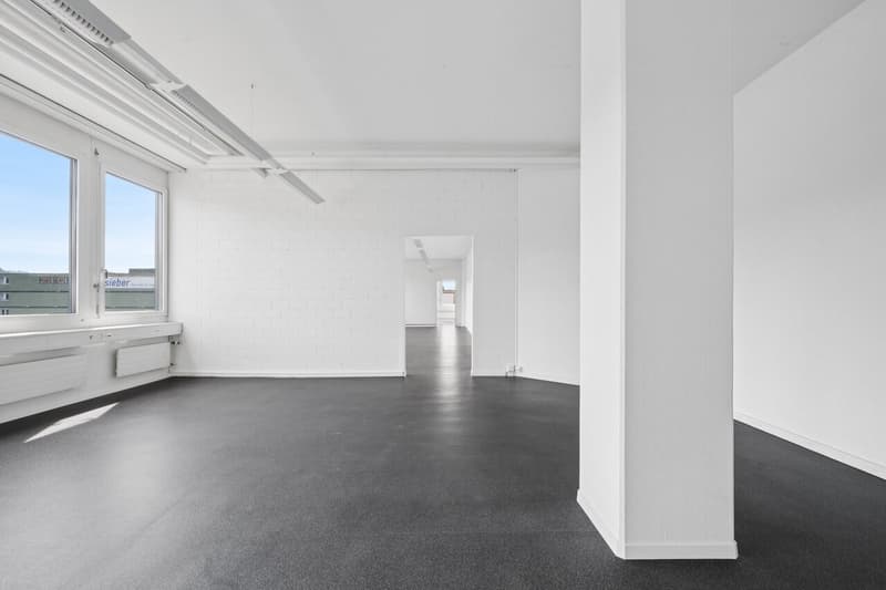 Helle Büro- oder Gewerbefläche direkt bei der A1 (4)