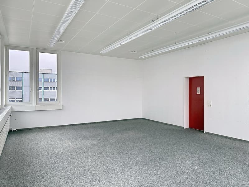 Unkompliziertes Büro direkt in der Industriezone (5)