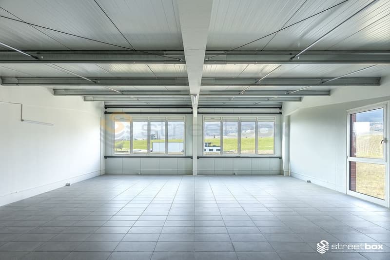 Streetbox double de 230m2 très bien situé ! (2)