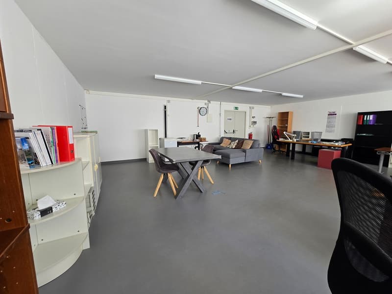 Autoroute à 3 min- Bureau de 73m2 (5)