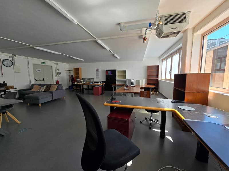 Autoroute à 3 min- Bureau de 73m2 (4)