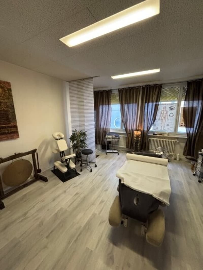 Surface commerciale/bureau - 25m2 (2)