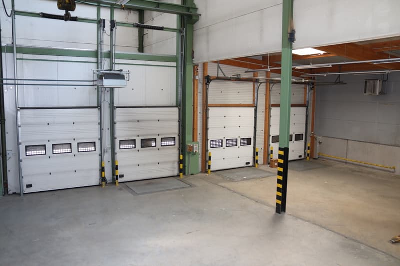 Halle logistique/dépôt 1140m2 - Quai de chargement - Proche autoroute (4)