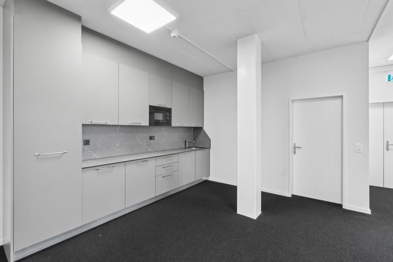 Neuer Raum für Ihre Ideen - top ausgebaute Büros/Praxisräume (4)