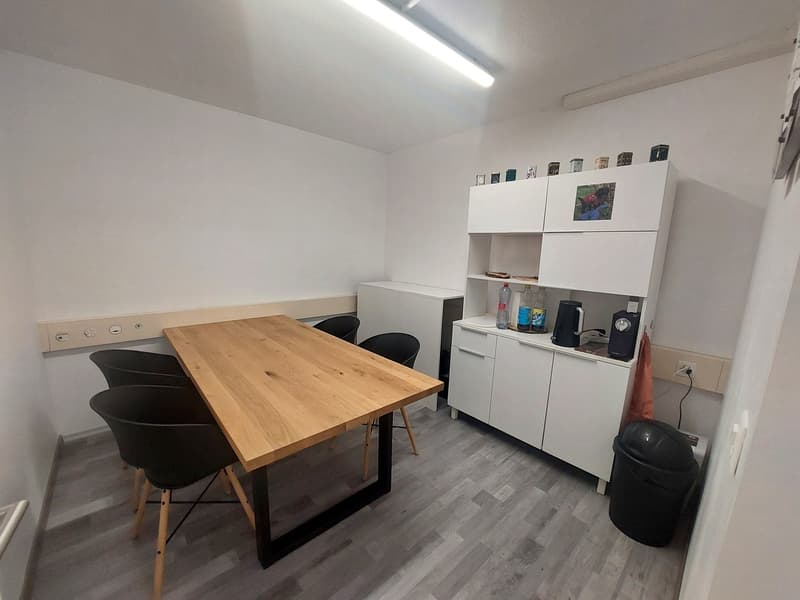 Bureau de 65 m2 au 2ème avec ascenseur - Proche autoroute et bus (3)