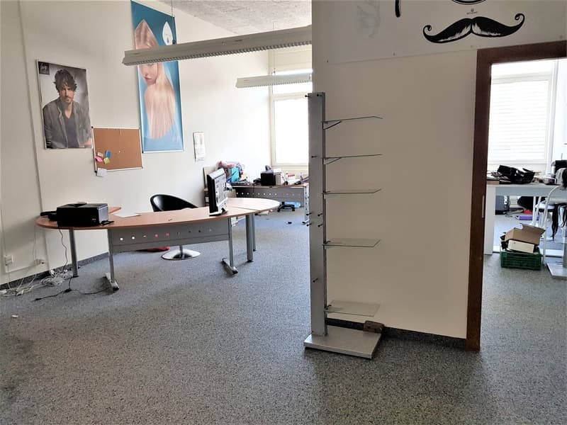 Bureau de 53 m2 au 1er étage (1)