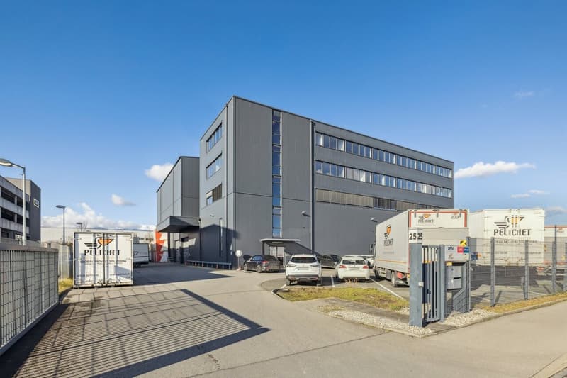 Bureaux de 460 m² à louer à Vernier (2)