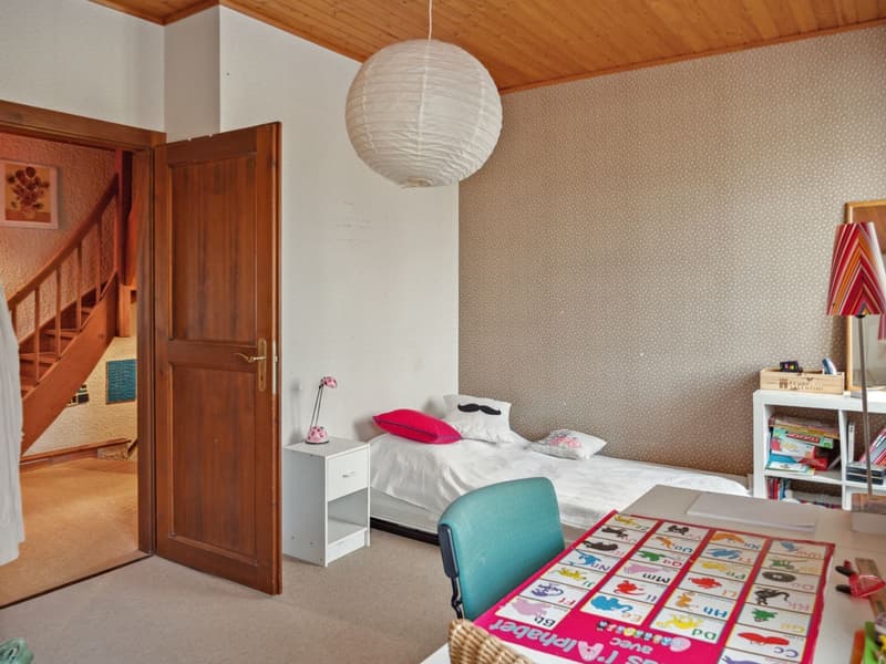 Spacieuse propriété à Champagne avec maison, guest house et jardin (4)