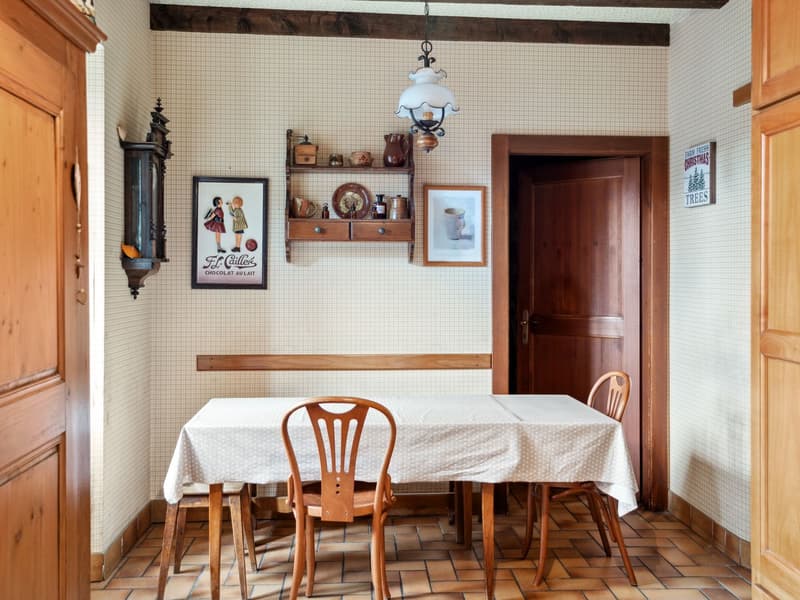 Spacieuse propriété à Champagne avec maison, guest house et jardin (2)