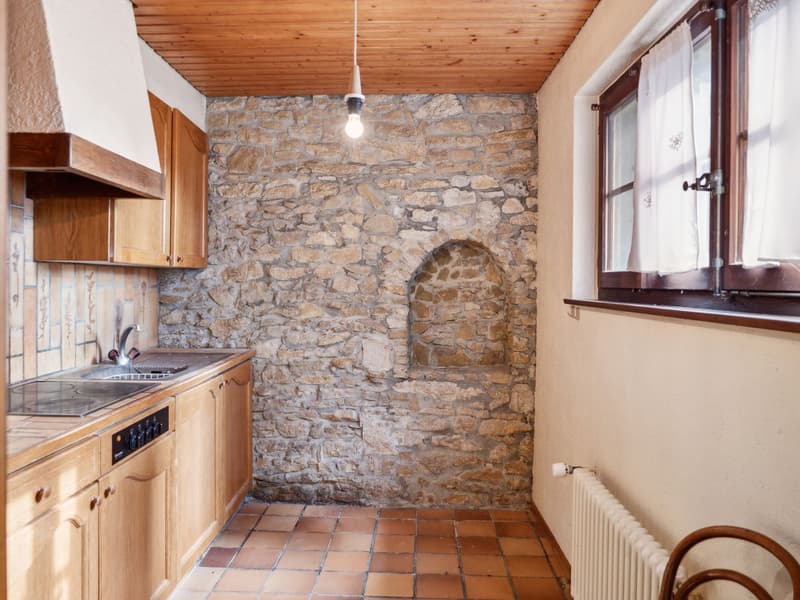 Spacieuse propriété à Champagne avec maison, guest house et jardin (11)