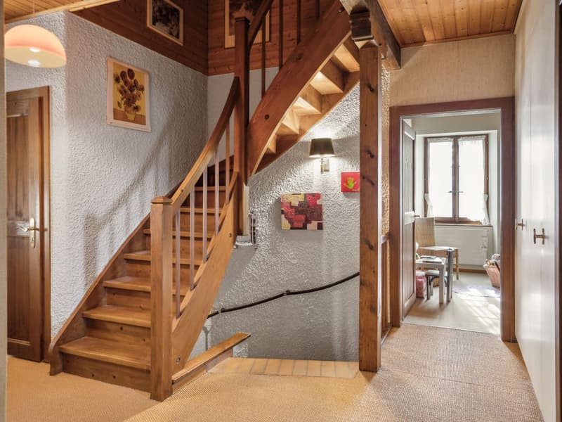 Spacieuse propriété à Champagne avec maison, guest house et jardin (7)