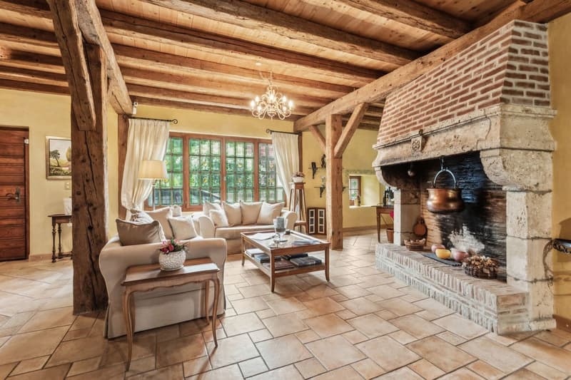 Propriété au charme authentique, finitions soignées et grand jardin (3)