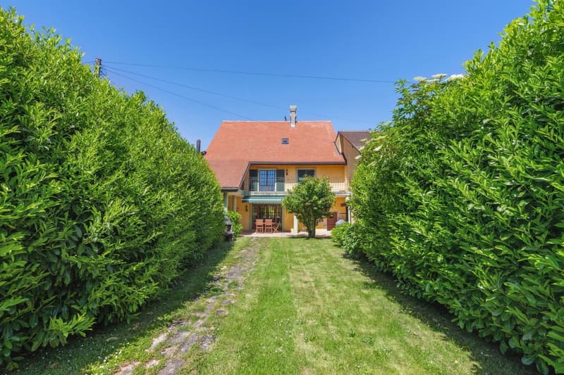 Propriété au charme authentique, finitions soignées et grand jardin (1)