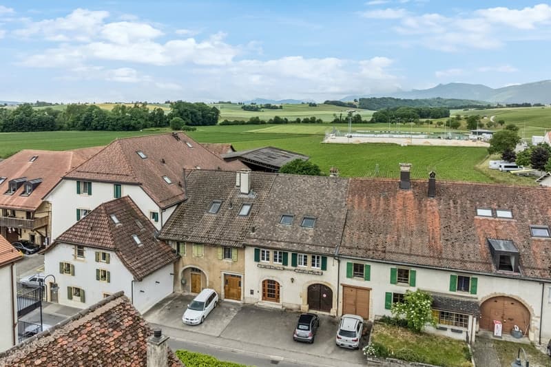 Très charmante maison villageoise, au centre de Champagne ! (3)