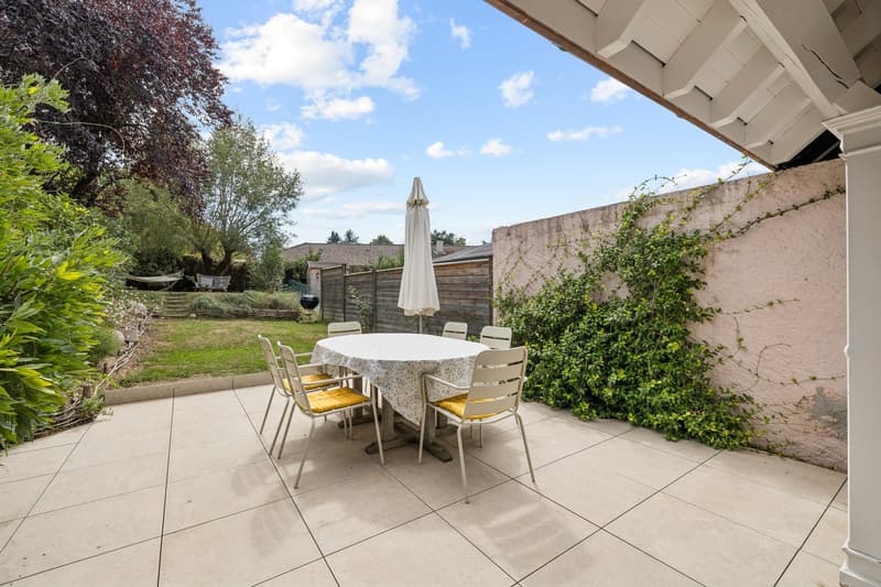 Chaleureuse villa familiale de 5,5 pièces avec jardin (8)