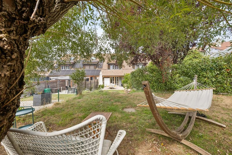 Chaleureuse villa familiale de 5,5 pièces avec jardin (1)