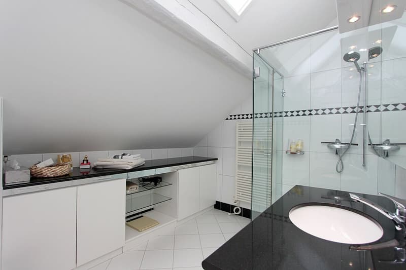 Exklusive 5.5 Zimmer-Ferienwohnung zur Dauermiete (9)