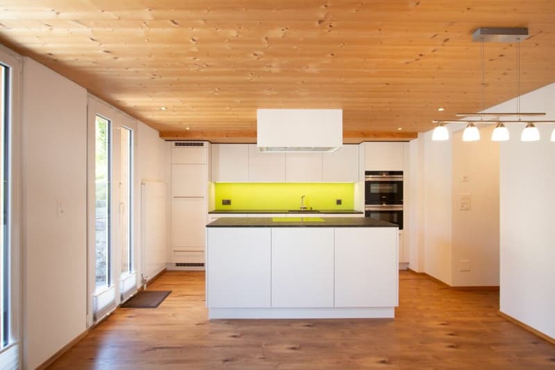 Grosszügige 3.5 Zimmerwohnung mit schönem Sitzplatz (1)