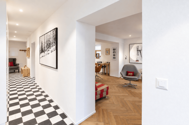 3.5 Zimmerwohnung mit extravagantem Innenausbau (9)