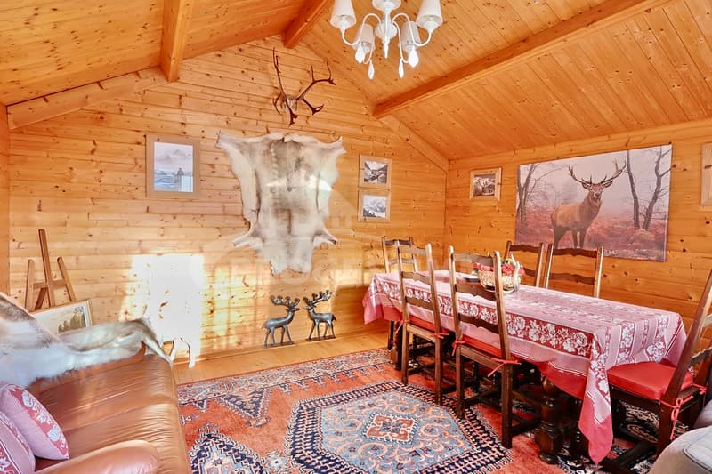 CHALET COUP DE COEUR AVEC TERRAIN, VUE ET LUMINOSITÉ (11)