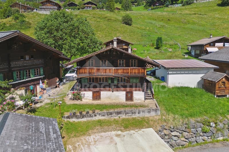 CHALET HISTORIQUE DE 1767 AVEC POTENTIEL DE RÉNOVATION (2)