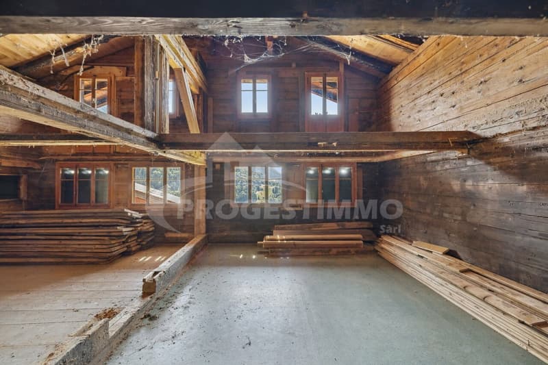 CHALET HISTORIQUE DE 1767 AVEC POTENTIEL DE RÉNOVATION (3)