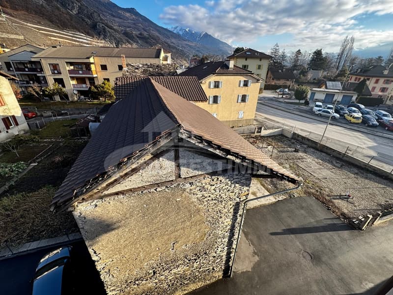 IMMEUBLE A FORT POTENTIEL - DEUX LOGEMENTS ET GRANGES TRANSFORMABLES (13)