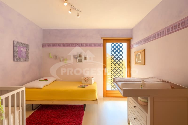 UN VÉRITABLE COUP DE COEUR, MAISON LUMINEUSE AVEC PANORAMA EXCEPTIONNEL (12)