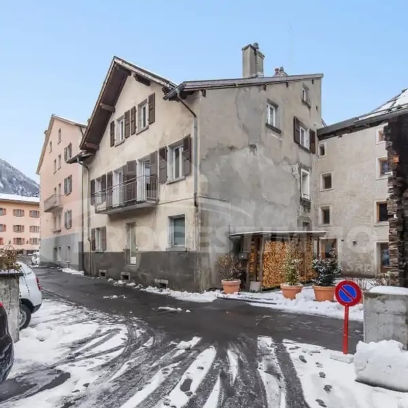 A RENOVER ENTIEREMENT AU COEUR DU VILLAGE (12)