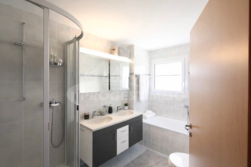 APPARTEMENT 4,5 PIÈCES AVEC VUE DÉGAGÉE SUR LES MONTAGNES (8)