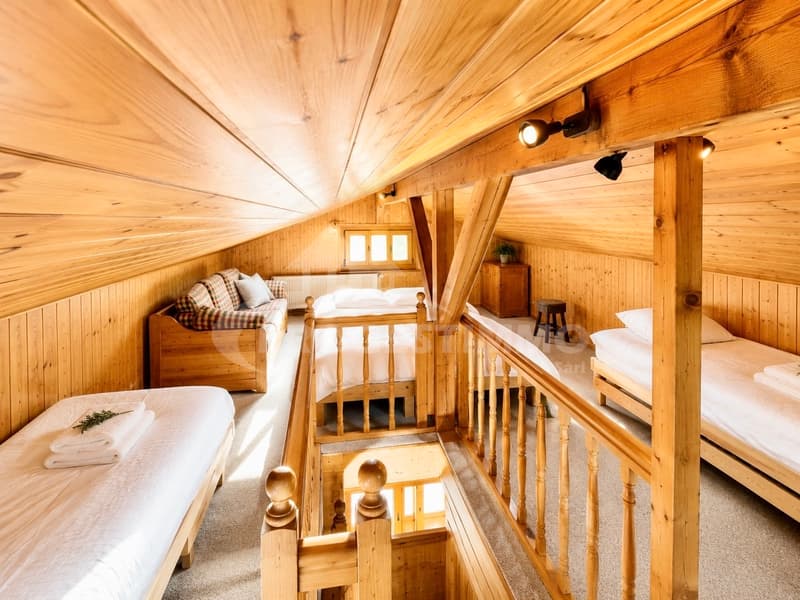 CHARMANT CHALET AU COEUR D'UN CADRE ALPIN PRIVILÉGIÉ (7)