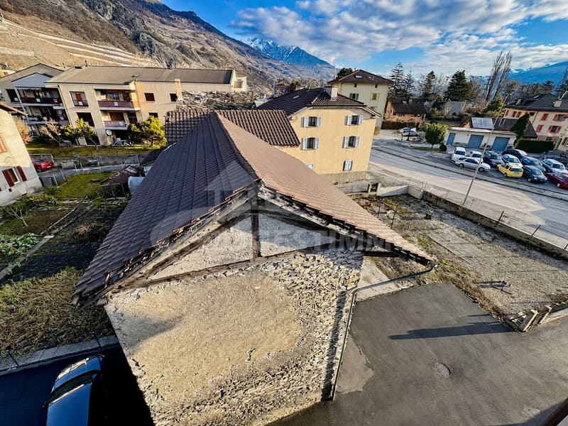 IMMEUBLE A FORT POTENTIEL - DEUX LOGEMENTS ET GRANGES TRANSFORMABLES (10)