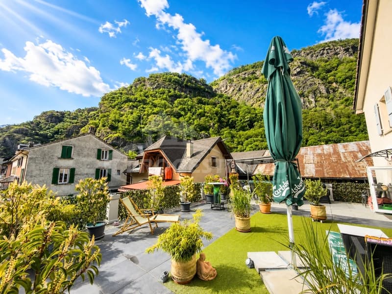 APPARTEMENT DE CHARME AVEC SPACIEUSE TERRASSE PANORAMIQUE (11)