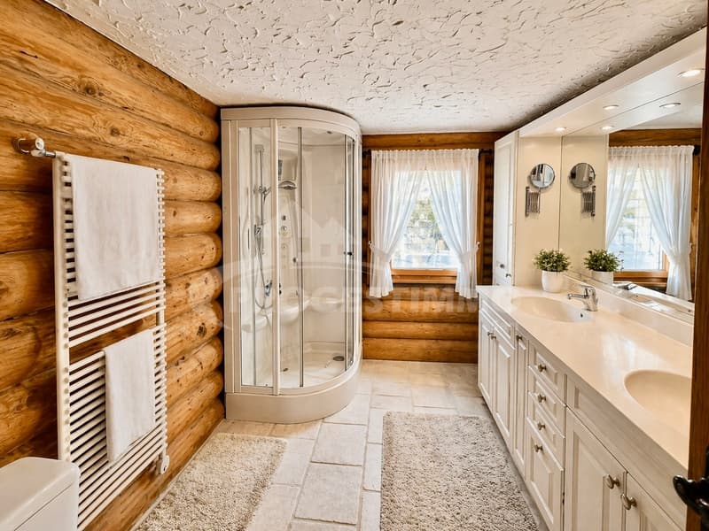 MAISON INDIVIDUELLE D'EXCEPTION EN RONDINS DE BOIS (8)