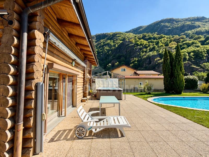 MAISON INDIVIDUELLE D'EXCEPTION EN RONDINS DE BOIS (11)