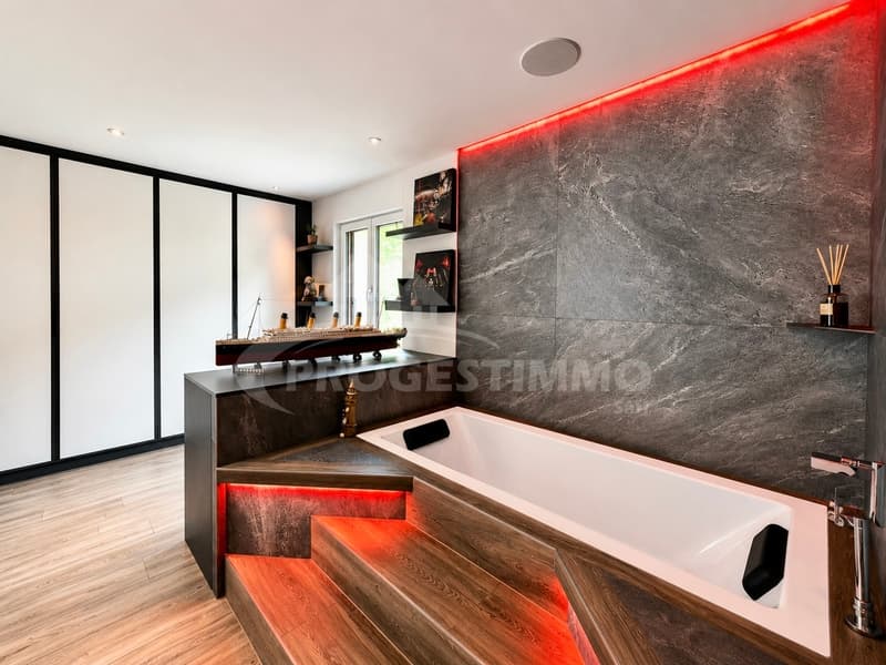 MAISON DE CHARME DANS UN QUARTIER PAISIBLE ET RECHERCHÉ (8)