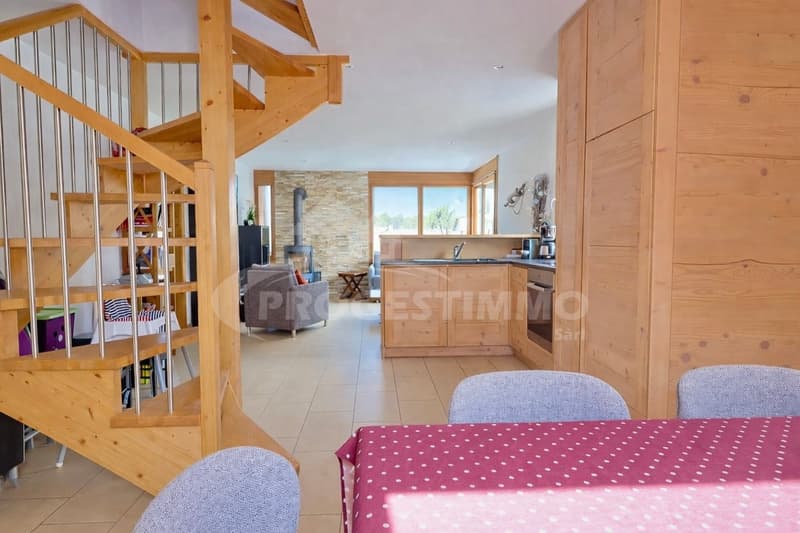 ENTIEREMENT MEUBLE AVEC DESIGN SOIGNE (4)