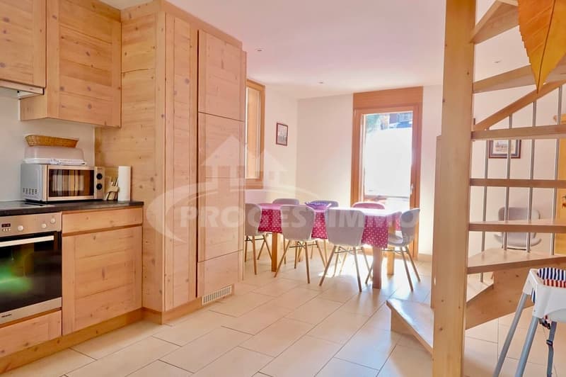 ENTIEREMENT MEUBLE AVEC DESIGN SOIGNE (1)
