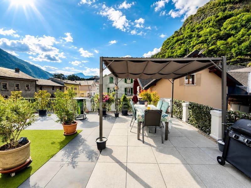 APPARTEMENT DE CHARME AVEC SPACIEUSE TERRASSE PANORAMIQUE (11)